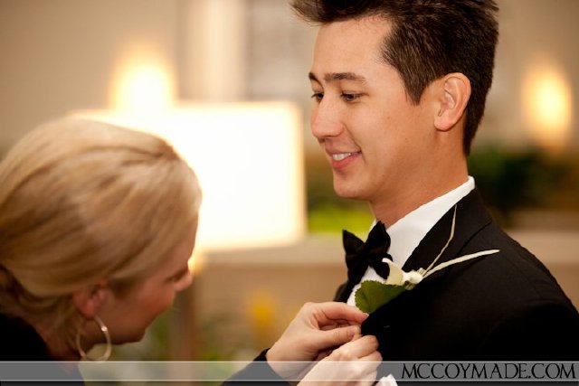 simply stunning, wedding, planner, Nashville, pinning boutonniere